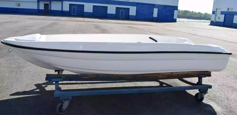 Стеклопластиковая лодка Пингвин (тримаран) в Саранске