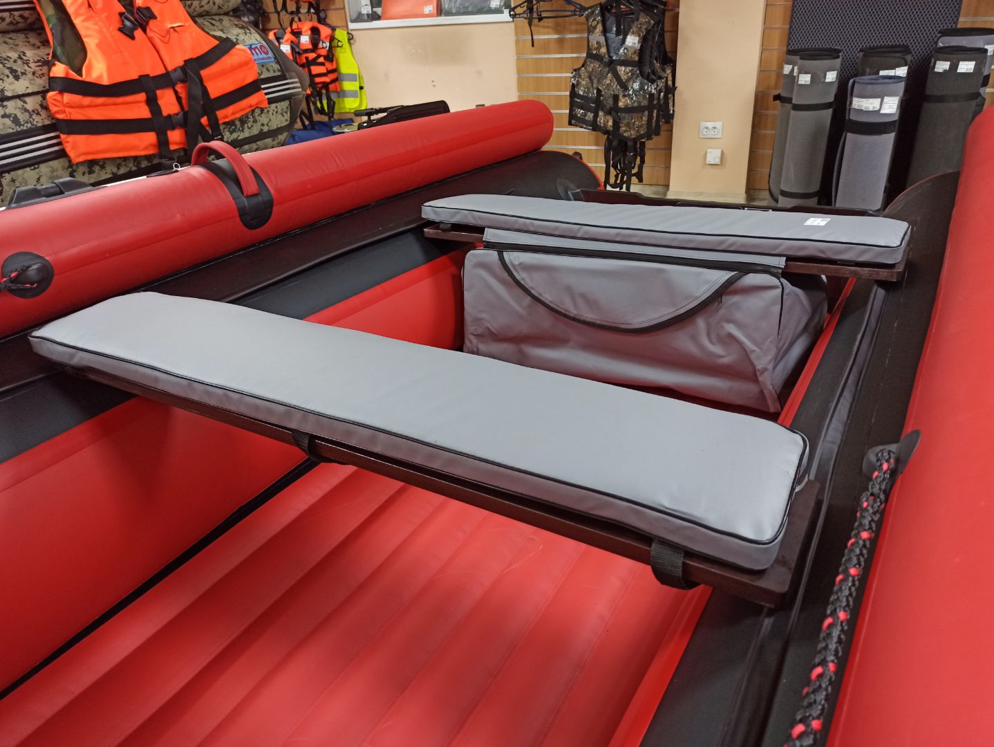 КОМПЛЕКТ МЯГКИХ НАКЛАДОК С СУМКОЙ ДЛЯ ЛОДОК 110Х20 СЕРЫЙ в Саранске