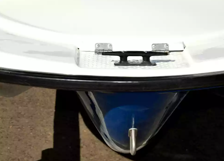 Стеклопластиковая лодка Пингвин с консолью (тримаран) в Саранске