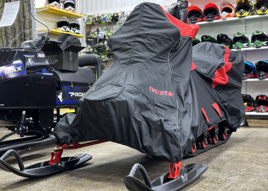 Чехол транспорт. снегохода IKUDZO HUNTER черно-красный Оксфорд ПРЕМИУМ качества с лого IKUDZO в Саранске