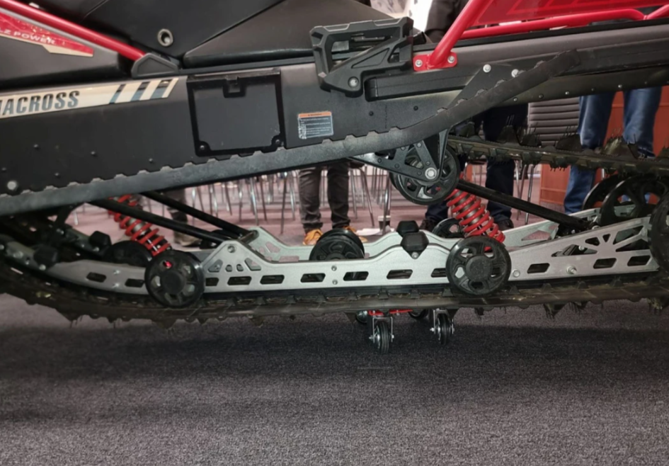 Снегоход AODES Siberiacross 1000 SWT 600mm LCD 6.8 в Саранске