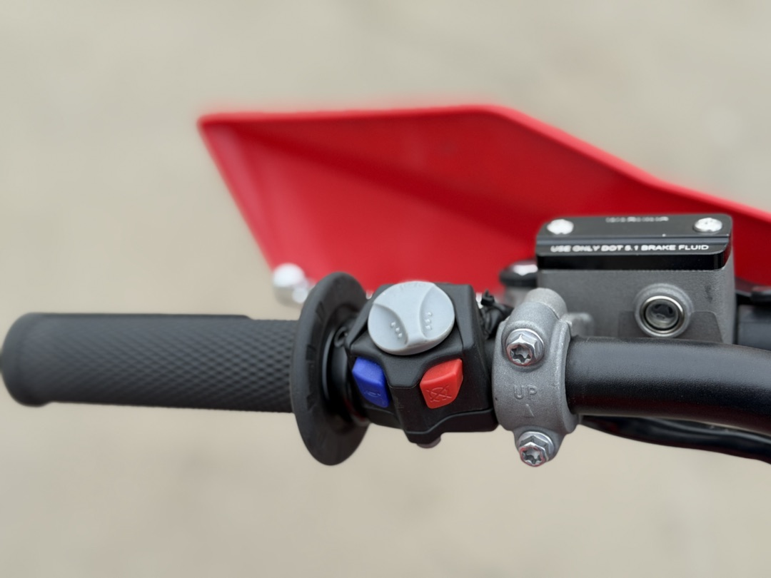 Кроссовый мотоцикл (эндуро) PROMAX WOLVERINE 302 2T EFI в Саранске