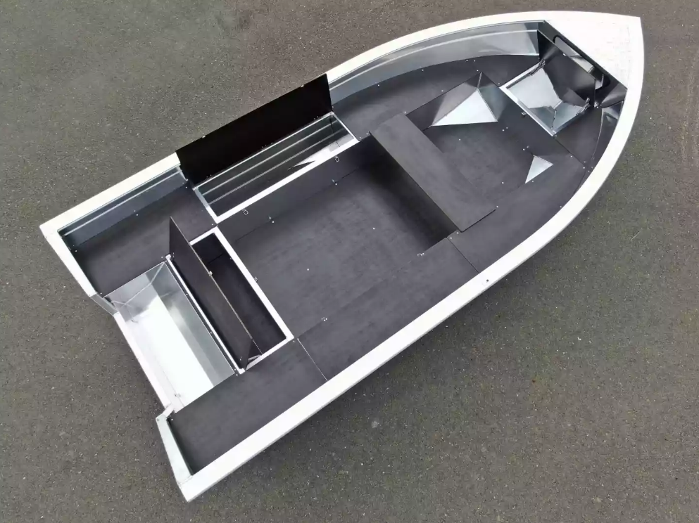 Алюминиевая лодка  Неман-420 в Саранске