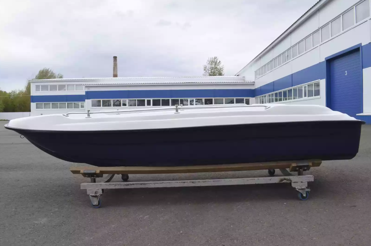 Стеклопластиковая лодка Пингвин New (тримаран) в Саранске