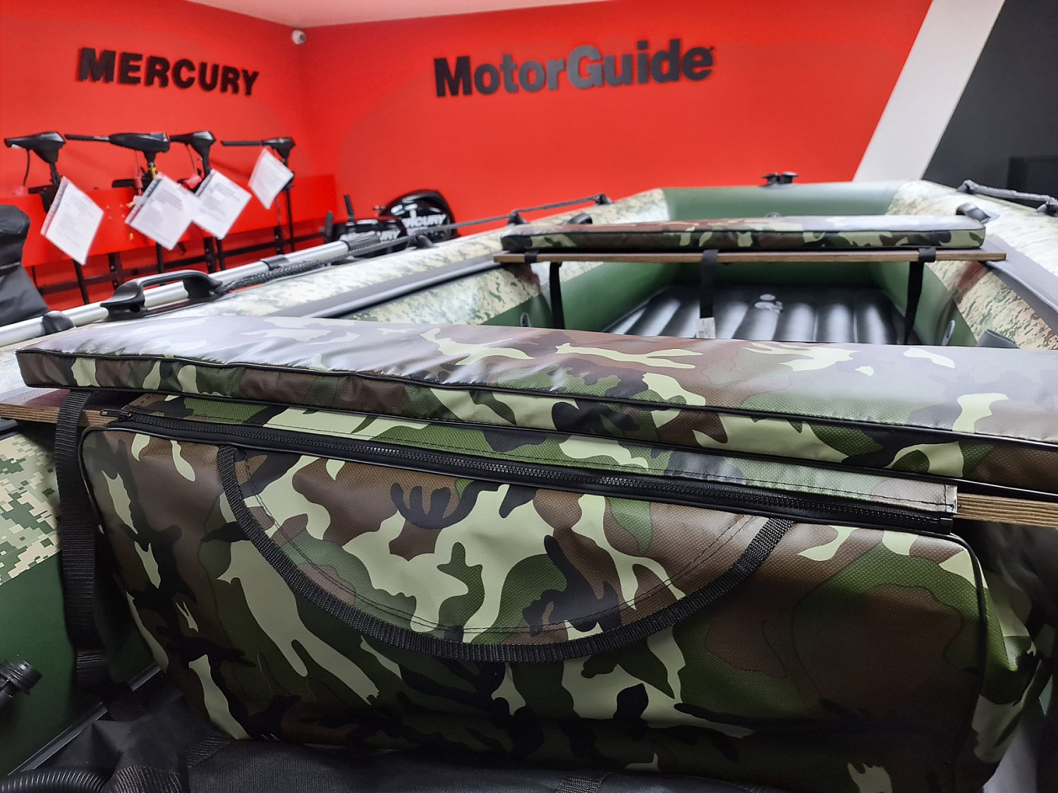 КОМПЛЕКТ МЯГКИХ НАКЛАДОК С СУМКОЙ ДЛЯ ЛОДОК 105Х20 КАМУФЛЯЖ в Саранске