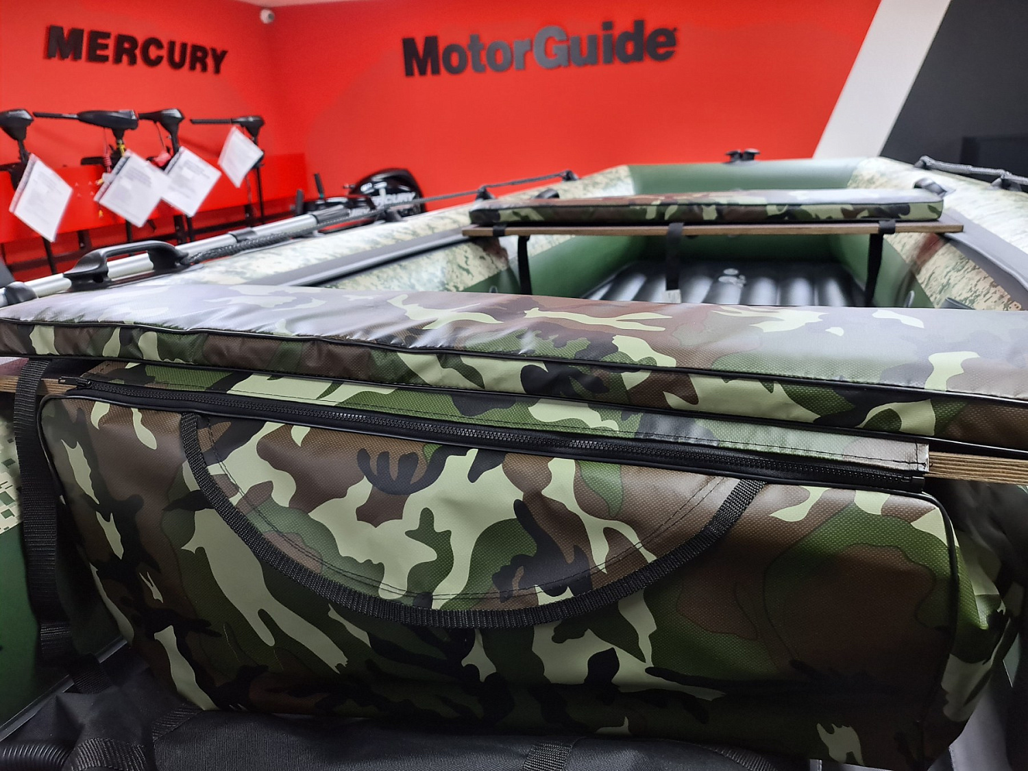 КОМПЛЕКТ МЯГКИХ НАКЛАДОК С СУМКОЙ ДЛЯ ЛОДОК 80Х20 КАМУФЛЯЖ в Саранске