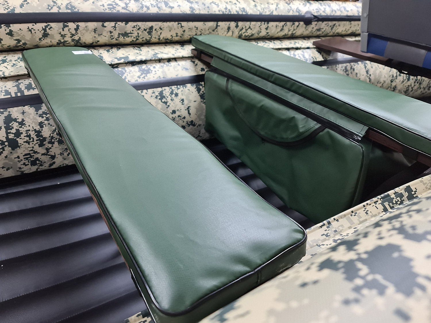 КОМПЛЕКТ МЯГКИХ НАКЛАДОК С СУМКОЙ ДЛЯ ЛОДОК 80Х20 ЗЕЛЕНЫЙ в Саранске