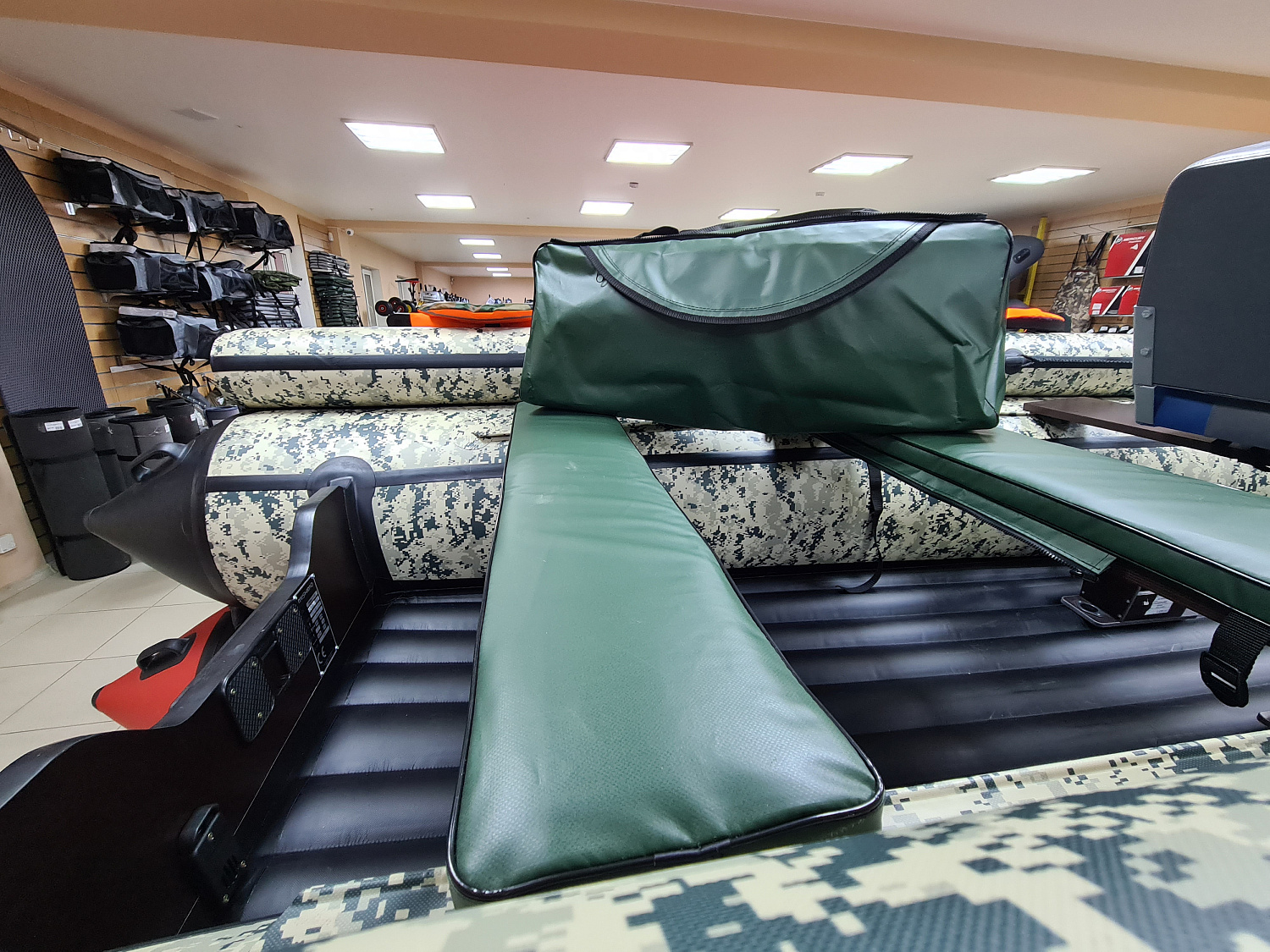 КОМПЛЕКТ МЯГКИХ НАКЛАДОК С СУМКОЙ ДЛЯ ЛОДОК 80Х20 ЗЕЛЕНЫЙ в Саранске